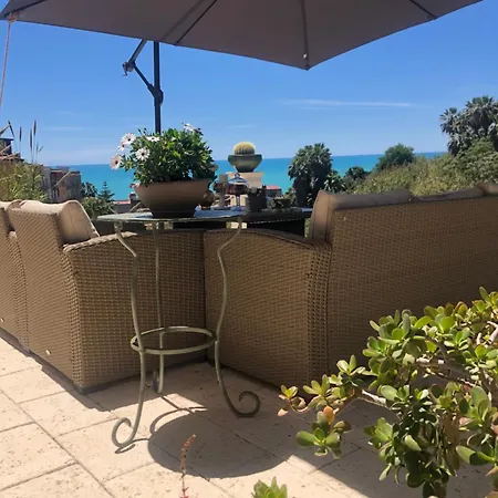 Casa Veranda Sul Mare Apartment