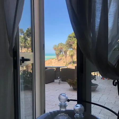 Casa Veranda Sul Mare Apartment